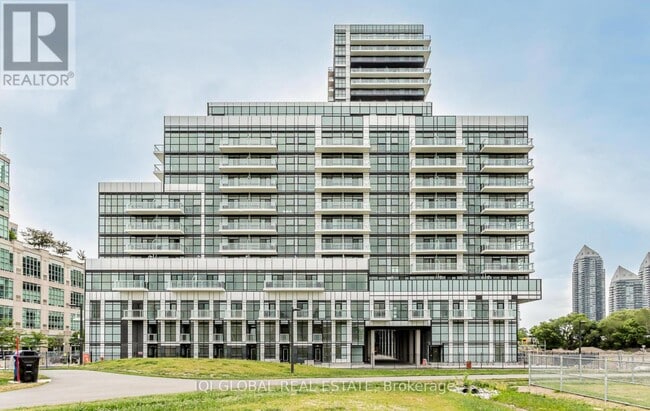 251 Manitoba St in Toronto, ON - Building Photo - Building Photo