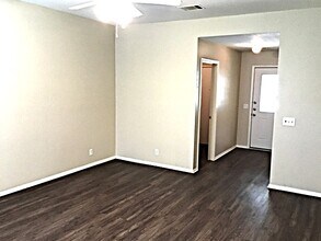 102 Quail Cir in Hutto, TX - Building Photo - Building Photo