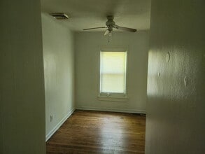 122 Moffatt Ave, Unit 122 Moffatt Ave # 3 in Trenton, NJ - Building Photo - Building Photo