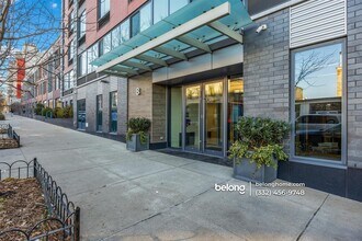 8 Vanderbilt Ave in Brooklyn, NY - Foto de edificio - Building Photo