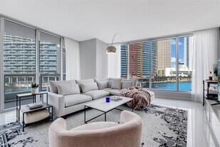 465 Brickell Ave, Unit 2705 in Miami, FL - Building Photo