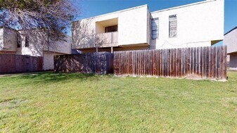1803 Potomac Pl, Unit B in College Station, TX - Building Photo