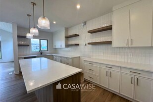 49 Gladstone Bnd in Spruce Grove, AB - Building Photo