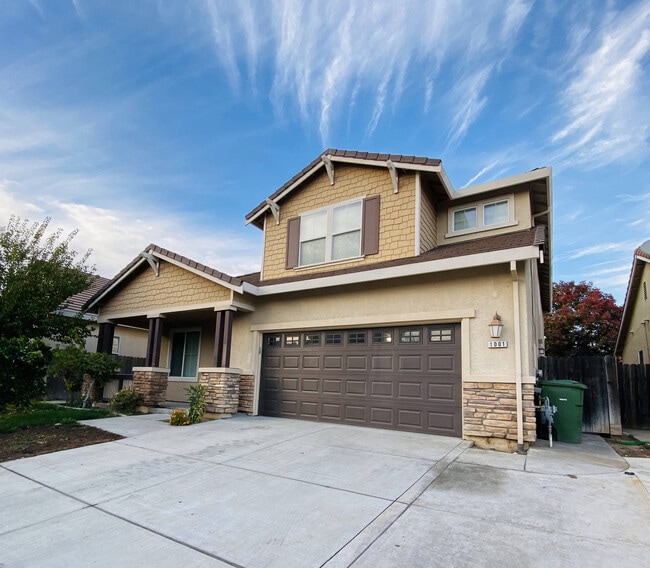 property at 1001 La Paloma St