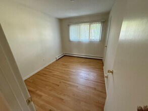 10 Lenore St in Syosset, NY - Building Photo - Building Photo