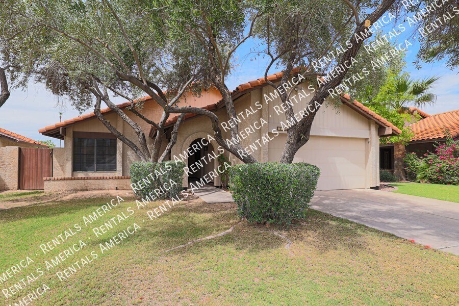 2160 S Catarina in Mesa, AZ - Building Photo