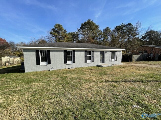 4002 Offutt Ct NW in Huntsville, AL - Foto de edificio - Building Photo