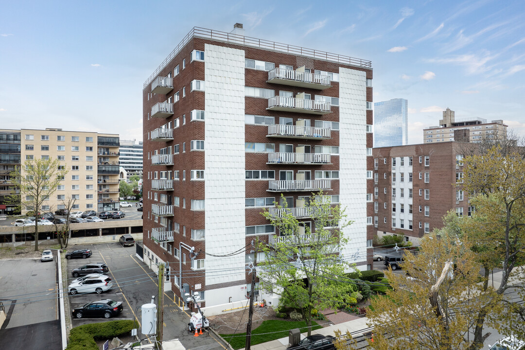Biarritz Condominium in Fort Lee, NJ - Building Photo
