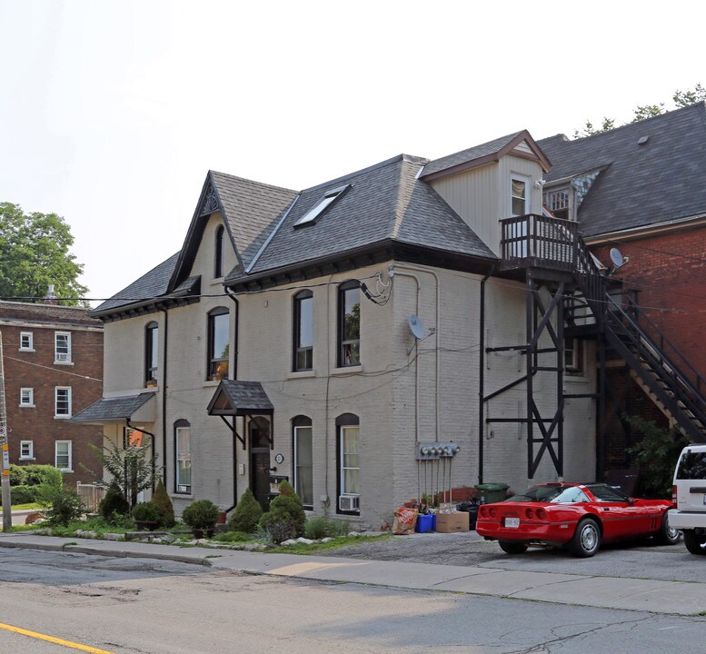 251 Hess St S in Hamilton, ON - Building Photo