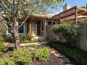 16911 Village Oak Loop in Austin, TX - Building Photo - Building Photo