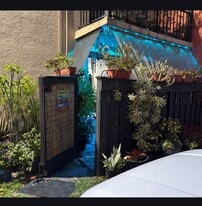 10834 N Kendall Dr in Miami, FL - Building Photo