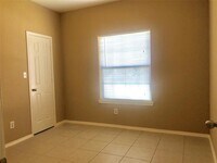 9104 N Green River Dr - 10