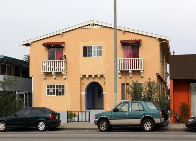 2015-2021 E 7th St in Long Beach, CA - Building Photo - Building Photo