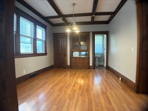1010 N Elmwood Ave in Peoria, IL - Building Photo - Building Photo