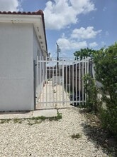 375 W 56th St in Hialeah, FL - Building Photo - Building Photo