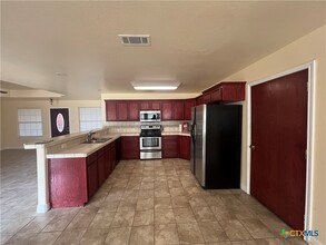 10903 Farm to Market 2410 in Belton, TX - Foto de edificio - Building Photo