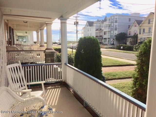 11 Bath Ave in Ocean Grove, NJ - Foto de edificio - Building Photo