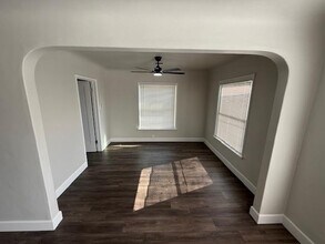 15 E Fountain Way in Fresno, CA - Building Photo - Building Photo