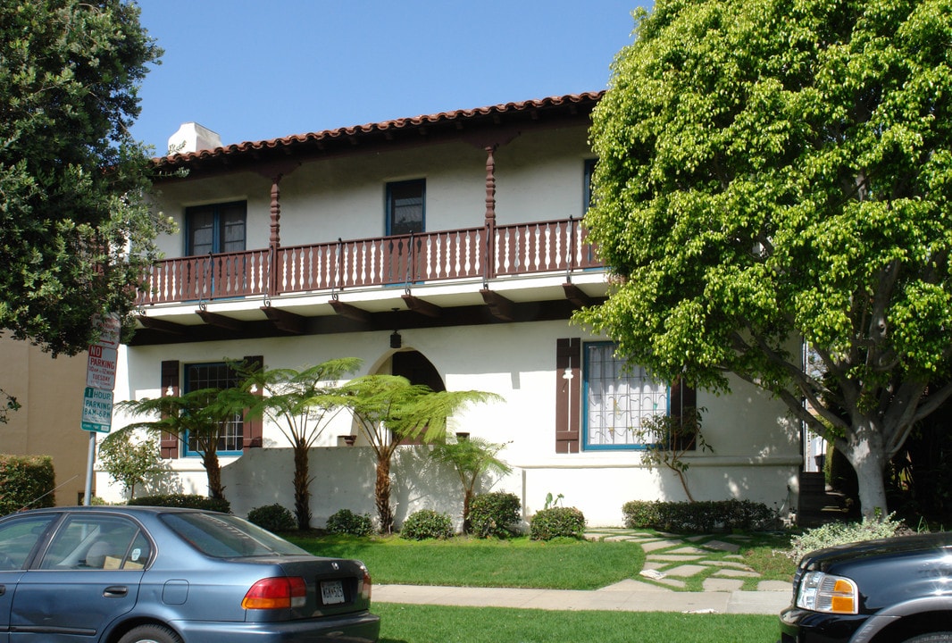 169 N Clark Dr in Beverly Hills, CA - Building Photo