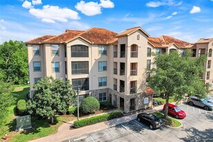 1375 Tuscana Ln in Davenport, FL - Building Photo