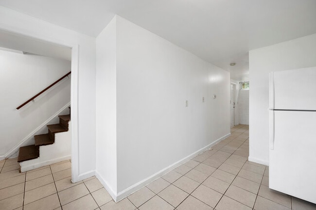 3816 W Bay Ave, Unit 1 in Baltimore, MD - Building Photo - Building Photo