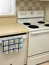 10431 N Kendall Dr in Miami, FL - Building Photo - Building Photo