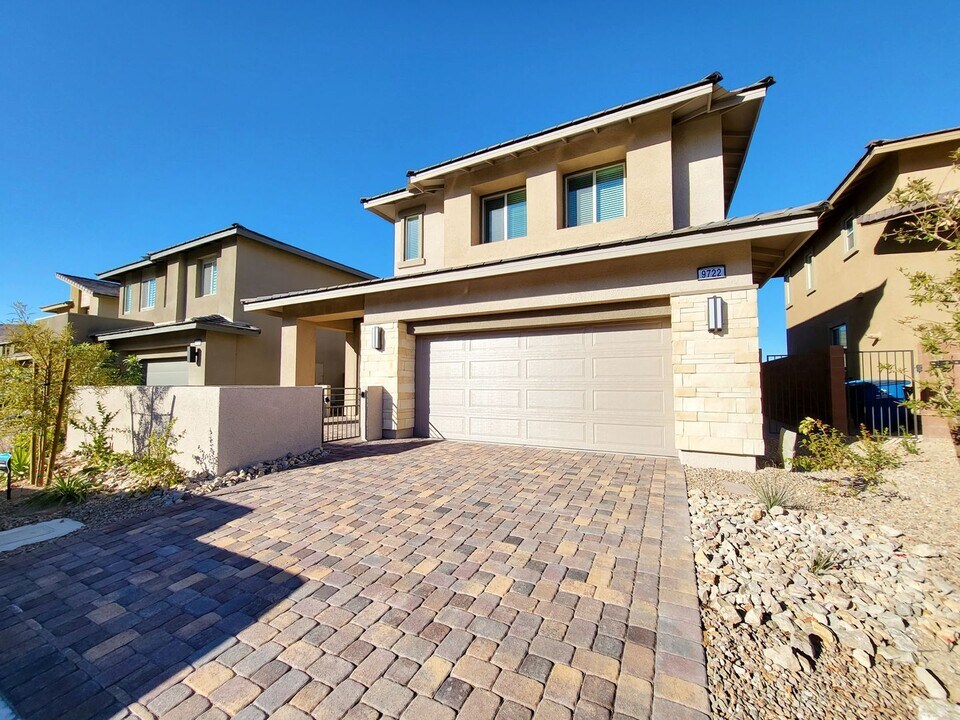 9722 Jade Rise Ave in Las Vegas, NV - Building Photo