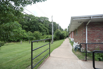 Kingston Drive Apartments in St. Louis, MO - Building Photo - Building Photo