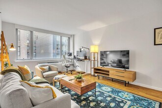 120 W 21st St in New York, NY - Foto de edificio - Building Photo