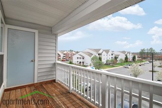 Charter Creek Apartments in Ashland, VA - Foto de edificio - Building Photo