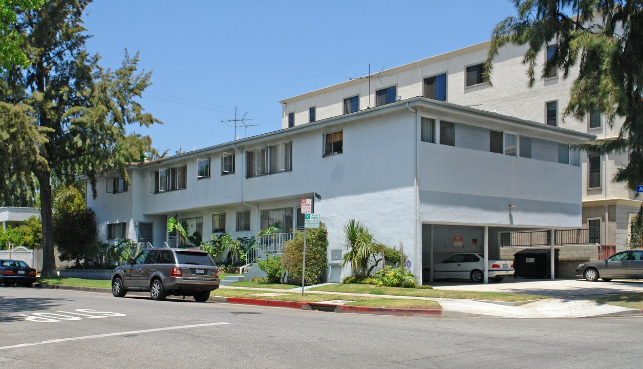 8903 Alden Dr in Los Angeles, CA - Building Photo