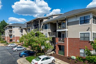 Monroe Place Apartments in Atlanta, GA - Foto de edificio - Building Photo