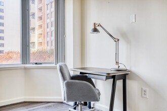 4835 Cordell Ave in Bethesda, MD - Foto de edificio - Building Photo