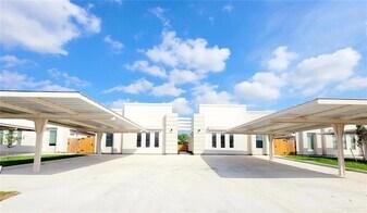 3819 Bella Costa Dr, Unit 1 in Weslaco, TX - Building Photo