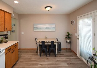 1308 Edgewood Blvd in Papillion, NE - Building Photo - Building Photo