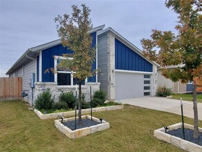 7704 City Top Blvd in Austin, TX - Building Photo - Building Photo