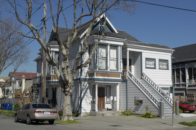 1001 Santa Clara Ave in Alameda, CA - Building Photo - Building Photo