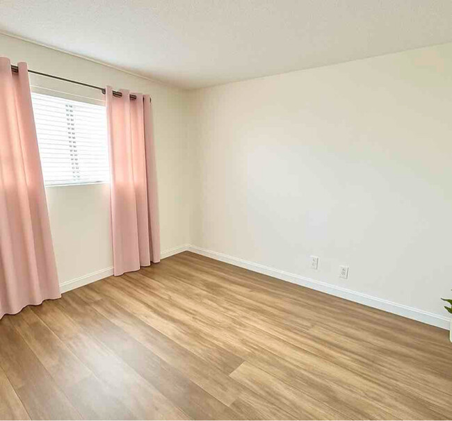 1512 Henry Ave in Las Vegas, NV - Building Photo - Building Photo
