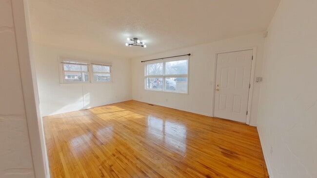 2215 S Millwood Ave in Wichita, KS - Building Photo - Building Photo