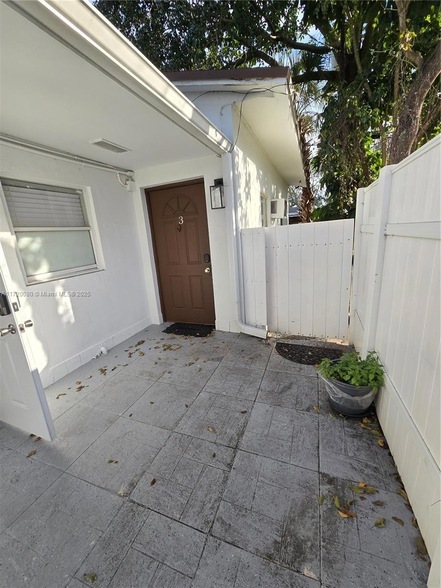 property at 5712 Hollywood Blvd