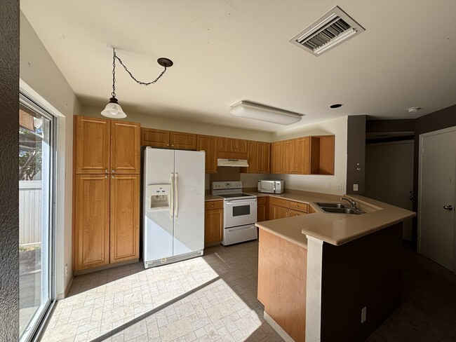 91-574-574 Makalea St in Ewa Beach, HI - Building Photo - Building Photo