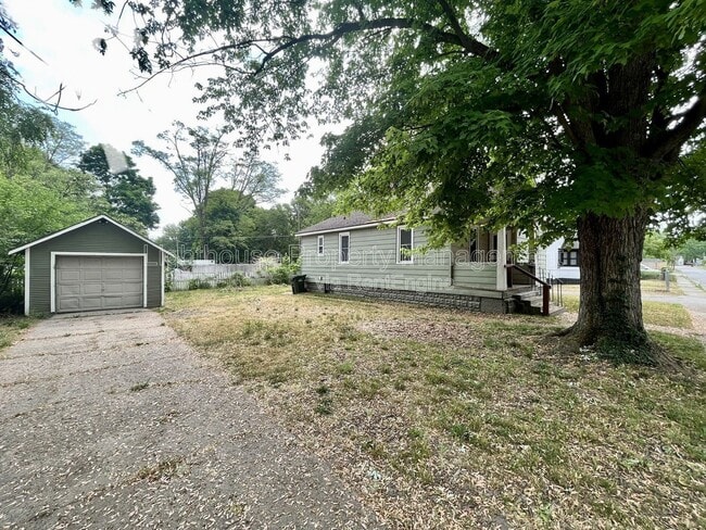 1126 Holt St in Muskegon, MI - Building Photo - Building Photo