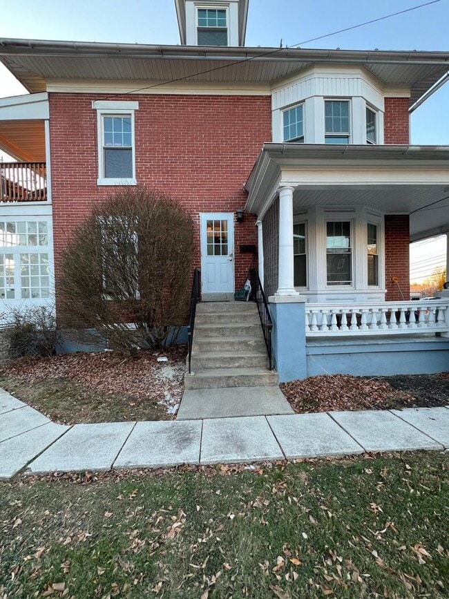 4216 W Penn Ave in Sinking Spring, PA - Building Photo - Building Photo