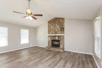 340 Wayside Dr in Lawrenceville, GA - Building Photo - Building Photo