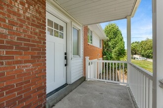 204 Hwy View Dr in Canonsburg, PA - Building Photo - Building Photo