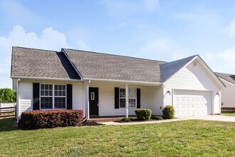 1118 Landen Chase Drive in Monroe, NC - Building Photo - Building Photo