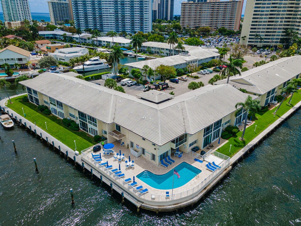 3605 NE 32nd Ave in Fort Lauderdale, FL - Building Photo