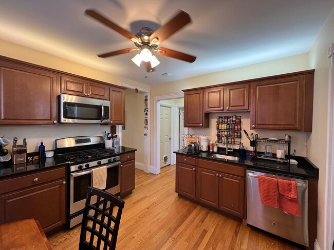 381 Highland Ave in Somerville, MA - Building Photo - Building Photo