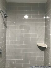 109 Pleasant St, Unit 2 in Boston, MA - Foto de edificio - Building Photo