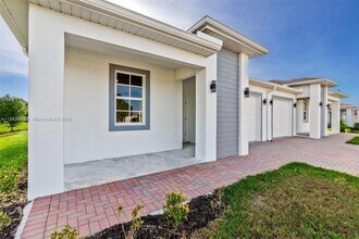2516 Park Rd in Lehigh Acres, FL - Foto de edificio - Building Photo